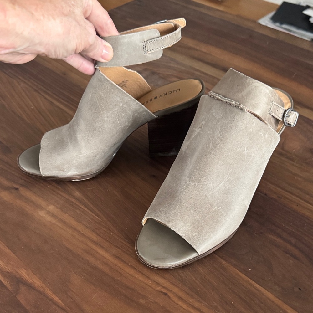 Lucky Brand Women's Gray Heeled and open toe/heel Mules